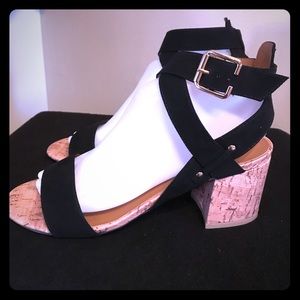 New Indigo Rd Elea Black Sandals 8.6M